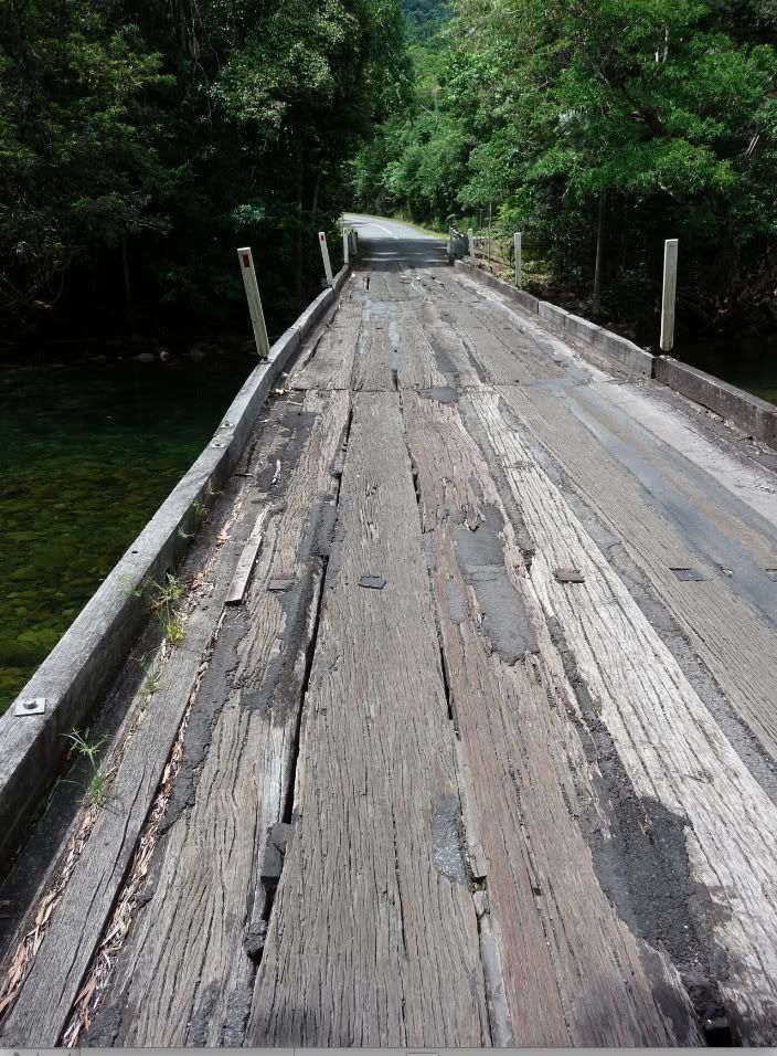 Daintreewoodenbridge.jpg